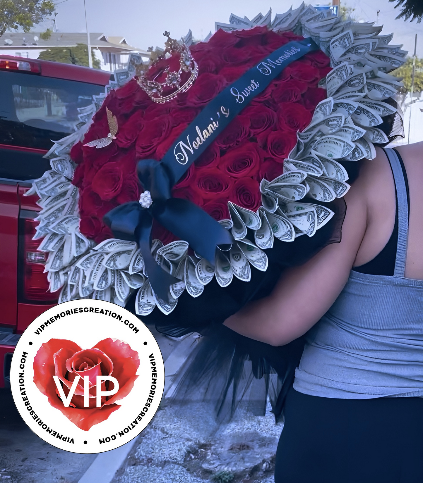 B006 - Personalized 100 Roses Bouquet decorated with a Crown and Gold  Butterflies - Ramo Buchon Personalizado - Love Flowers Miami